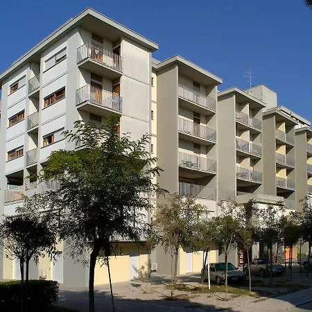 Two- Bedroom Flat With Sea View In