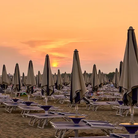 Two- Bedroom Flat With Sea View In Apartmán Bibione