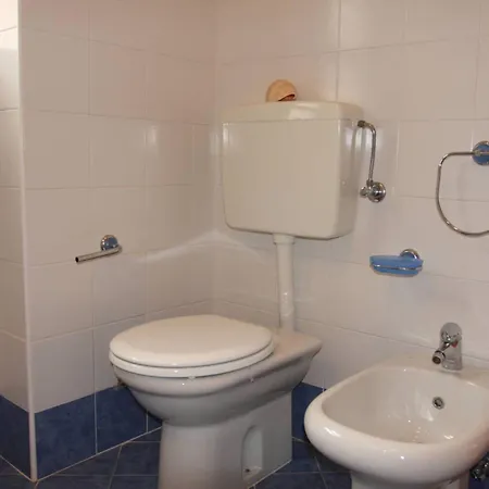 شقة Two-bedroom Flat With Sea View In بيبيوني