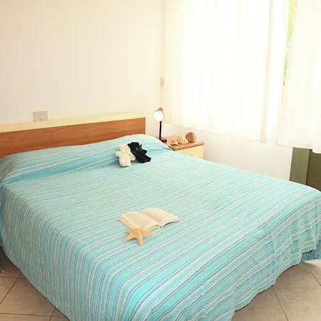 Two-bedroom Flat With Sea View In דירה ביביונה