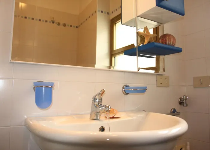 Διαμέρισμα Two- Bedroom Flat With Sea View In *